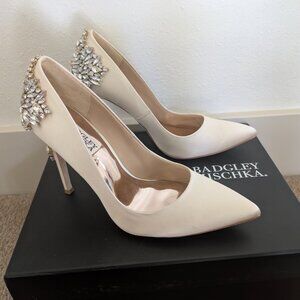 Badgley Mischka Gorgeous heels, Ivory Satin, 7.5